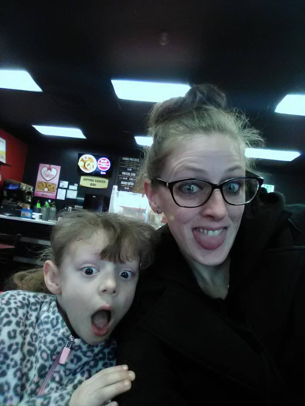 Bens Soft Pretzels | meal takeaway | 305 Lighthouse Pl, Michigan City, IN 46360, USA | 2198795557 OR +1 219-879-5557