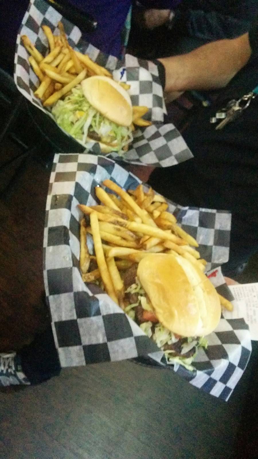 Scalpers Bar & Grille | restaurant | 5718 Mayfield Rd, Lyndhurst, OH 44124, USA | 4404423577 OR +1 440-442-3577