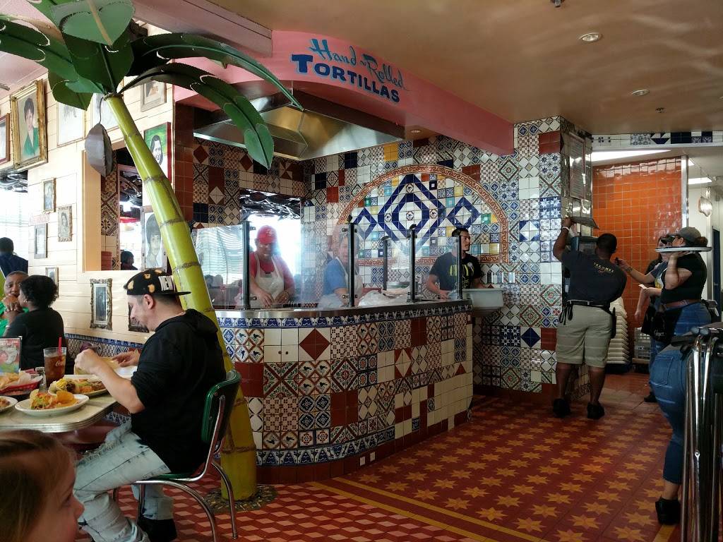 Chuys | restaurant | 4001 Bagpiper Way Suite 199, Arlington, TX 76018, USA | 8175572489 OR +1 817-557-2489