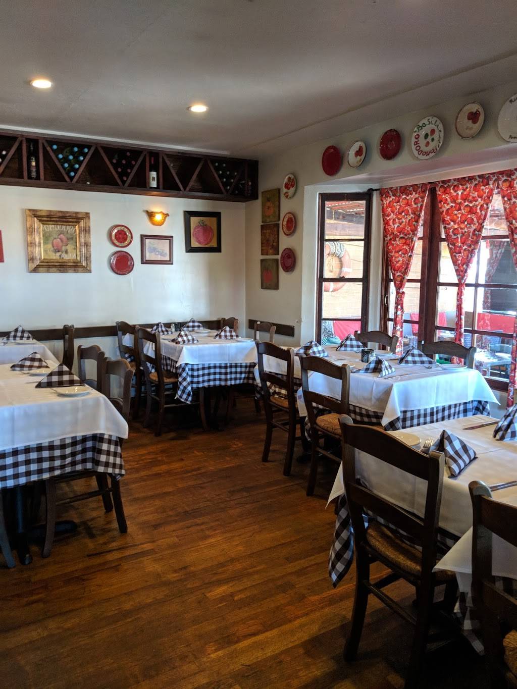 Pomodoro Ristorante Italiano | restaurant | 2833 Avenida De Portugal, San Diego, CA 92106, USA | 6195231301 OR +1 619-523-1301