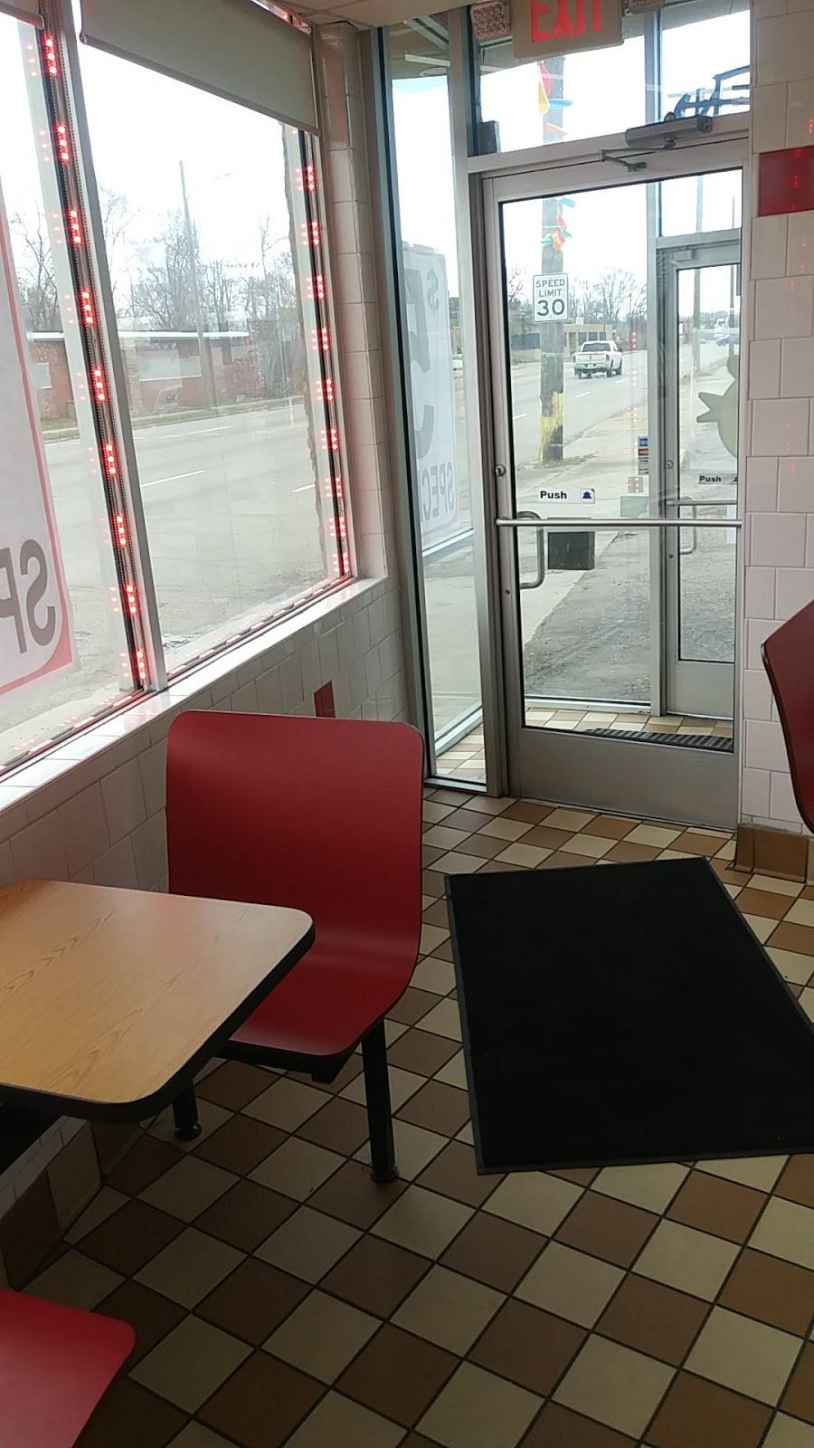 Hillside Chicken & Waffles | restaurant | 5101 E McNichols Rd, Hamtramck, MI 48212, USA | 3138260582 OR +1 313-826-0582