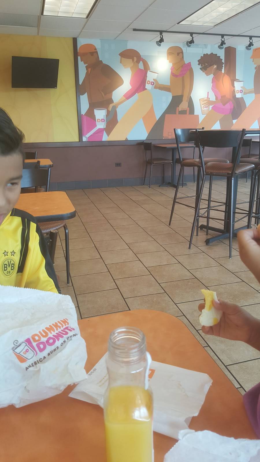 Dunkin Donuts | cafe | 2337 N Cicero Ave, Chicago, IL 60639, USA | 7732371300 OR +1 773-237-1300