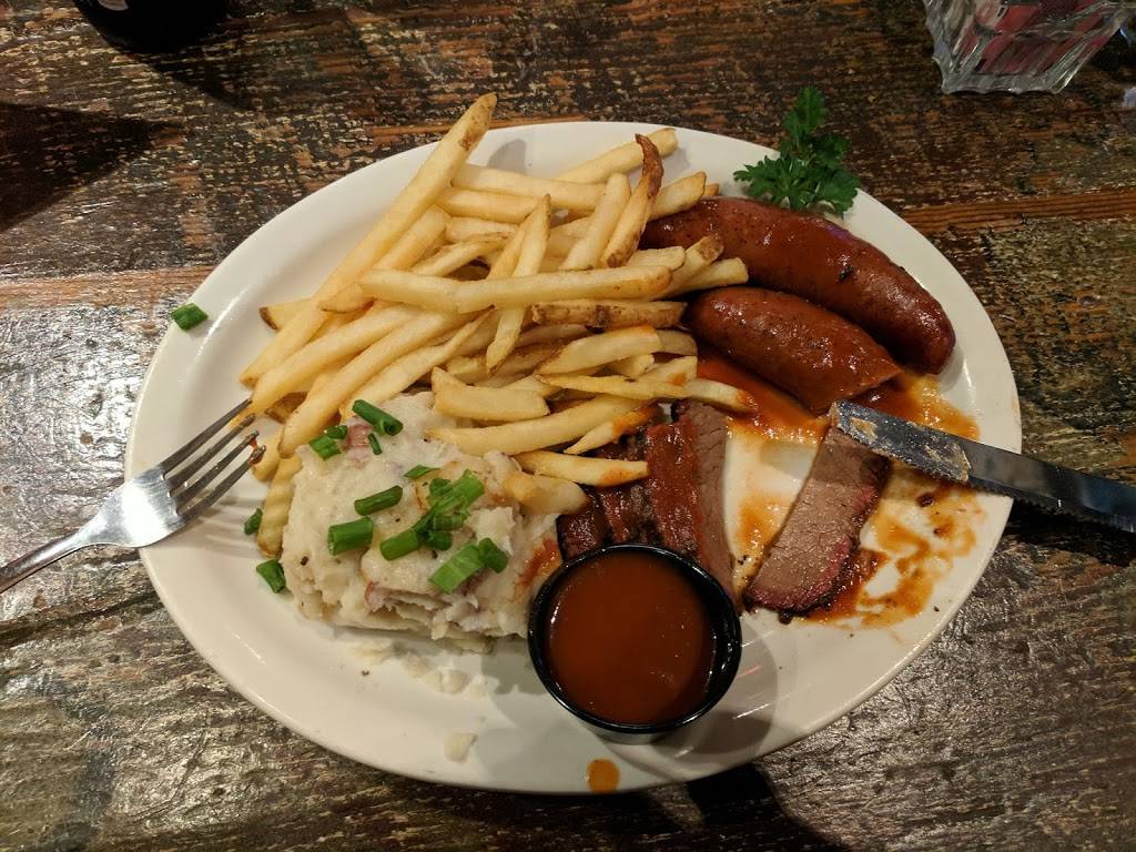 The County Line | restaurant | 111 W Crockett St #104, San Antonio, TX 78205, USA | 2102291941 OR +1 210-229-1941