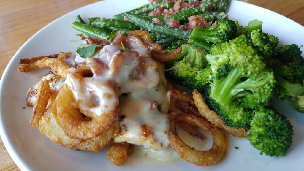 Applebees Grill + Bar | restaurant | 3229 Gentian Blvd, Columbus, GA 31907, USA | 7065636116 OR +1 706-563-6116