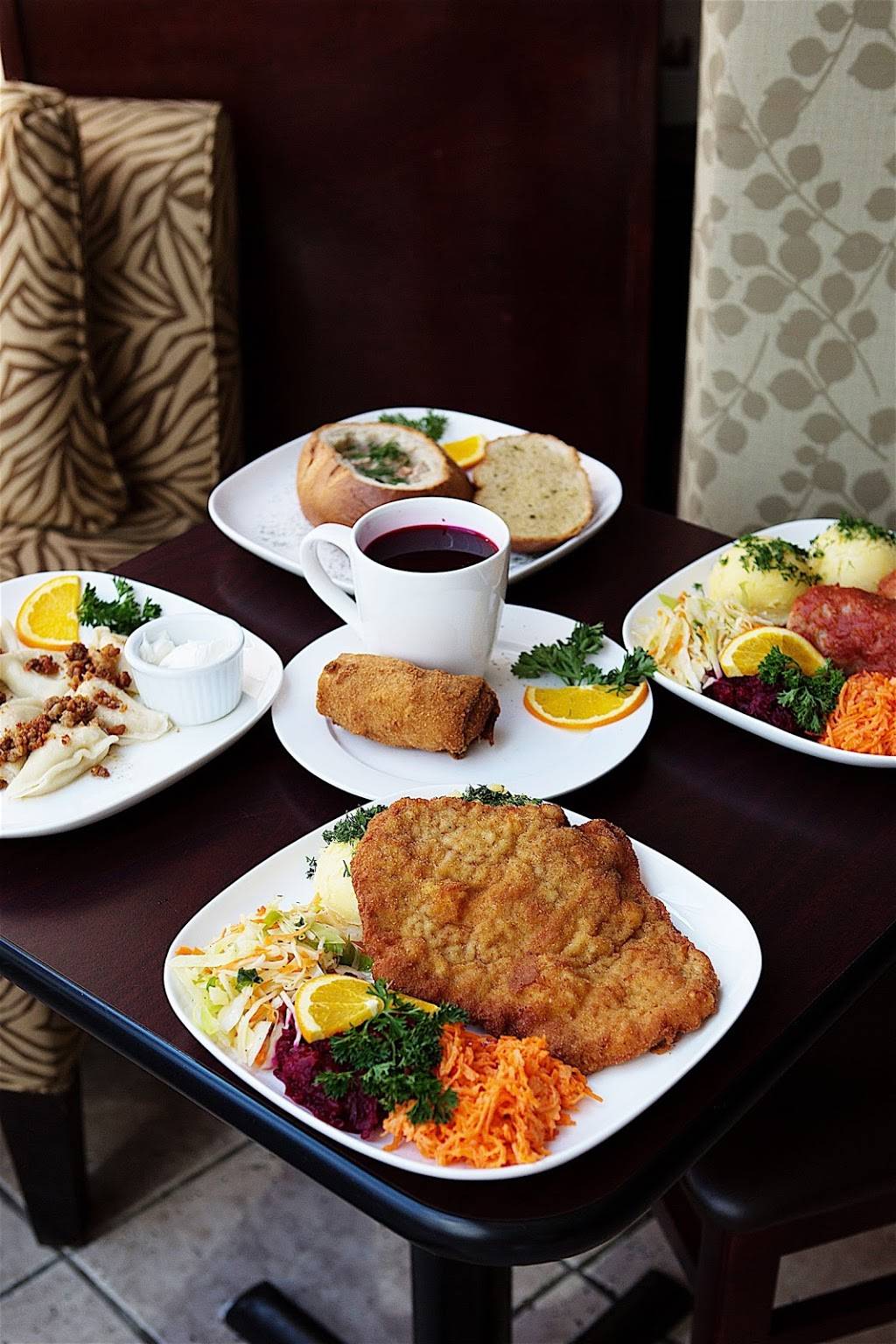 Bar 4 U | restaurant | 35 King St E, Mississauga, ON L5A 4E2, Canada | 9052790330 OR +1 905-279-0330