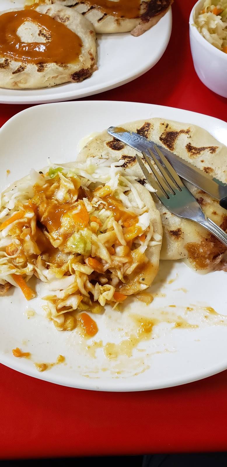 Mar y Tierra Pupuseria y Restaurant | restaurant | 6201 Whittier Blvd, East Los Angeles, CA 90022, USA | 3236852306 OR +1 323-685-2306