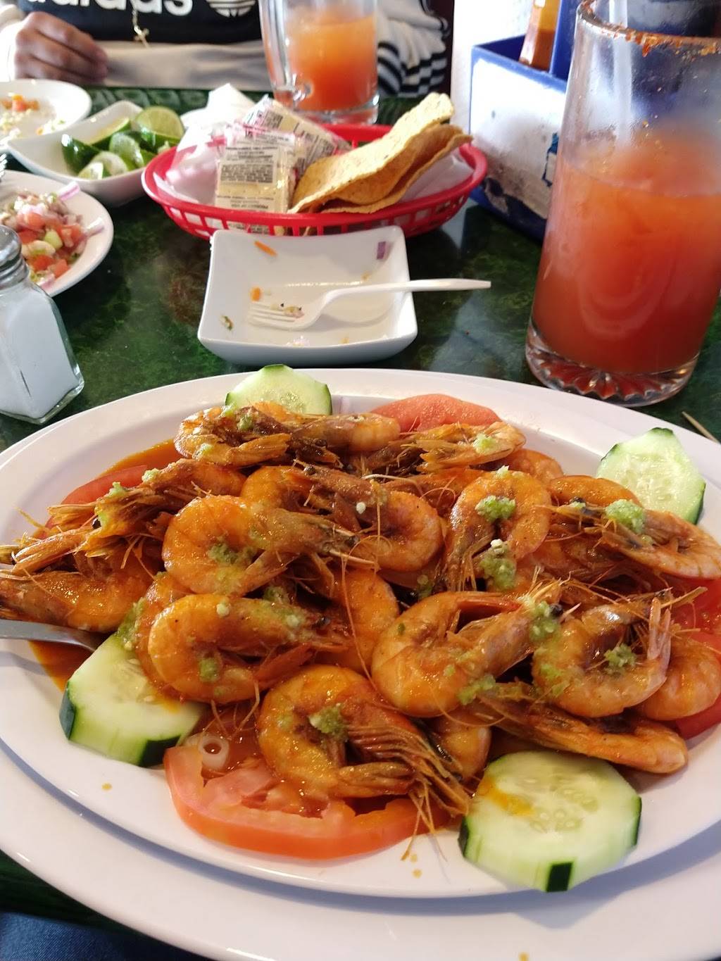 Las Islas Marias | restaurant | 7516 State Ave, Kansas City, KS 66112, USA | 9134997365 OR +1 913-499-7365