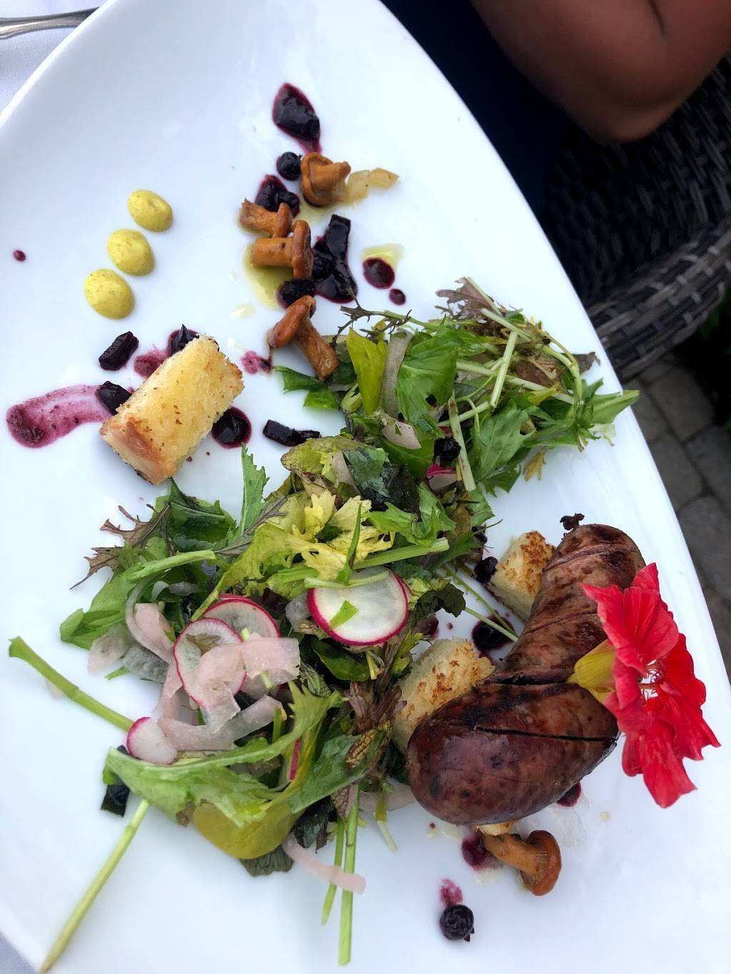 Recto-Verso Restaurant Traiteur | restaurant | 814 Chemin Pierre Péladeau, Sainte-Adèle, QC J8B 1Z4, Canada | 4502299555 OR +1 450-229-9555