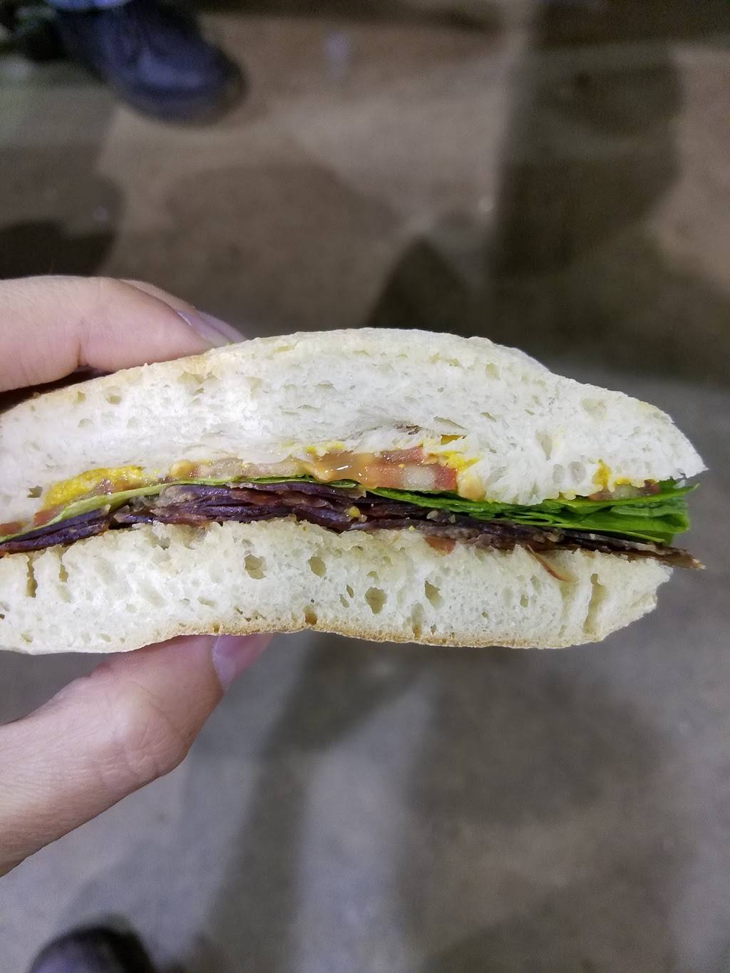 The Ugly Pig | restaurant | 1841 St Margarets Rd, Annapolis, MD 21409, USA | 4105713060 OR +1 410-571-3060