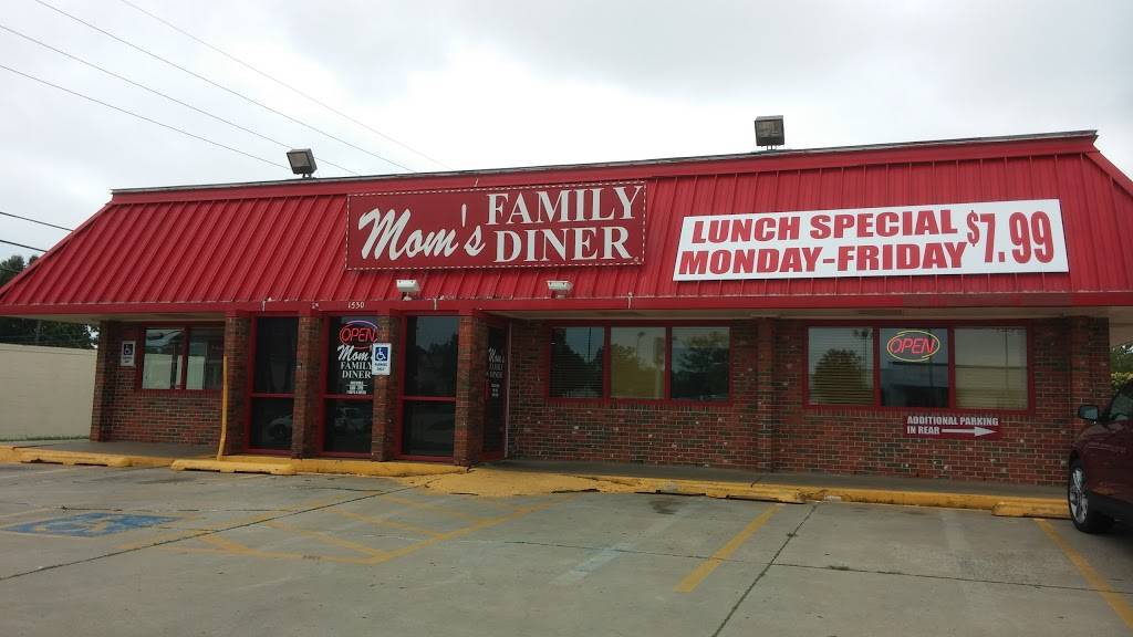 Moms Family Diner #2 | restaurant | 1530 N Elm Pl, Broken Arrow, OK 74012, USA | 9188934781 OR +1 918-893-4781