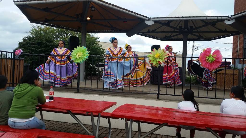 Rails Craft Brew & Eatery | restaurant | 114 St Louis Ave, Seymour, IN 47274, USA | 8122711191 OR +1 812-271-1191