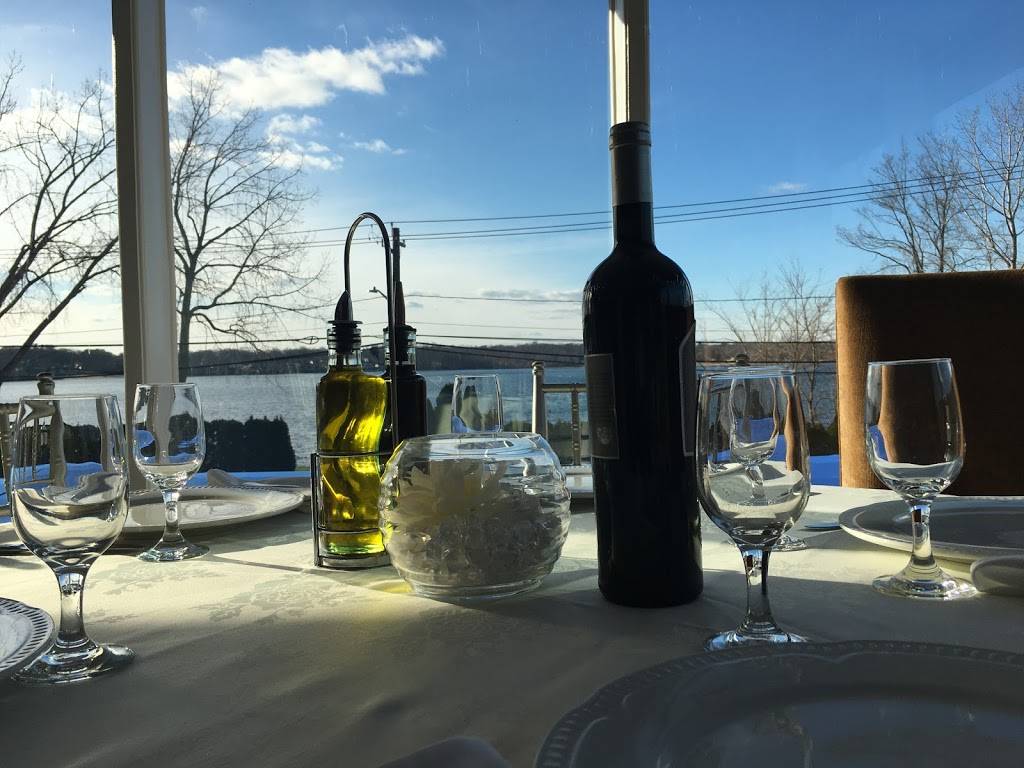 Anthonys On The Lake | restaurant | 22 Old Portion Rd, Lake Ronkonkoma, NY 11779, USA | 6319814242 OR +1 631-981-4242