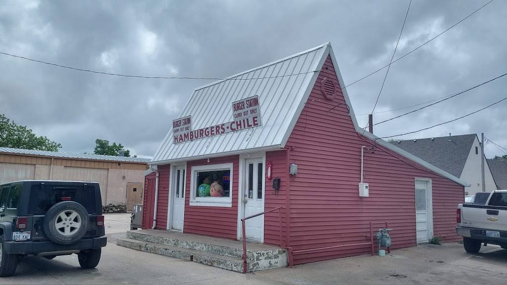 Burger Station Inc | meal takeaway | 113 E 7th Ave, Winfield, KS 67156, USA | 6202219773 OR +1 620-221-9773