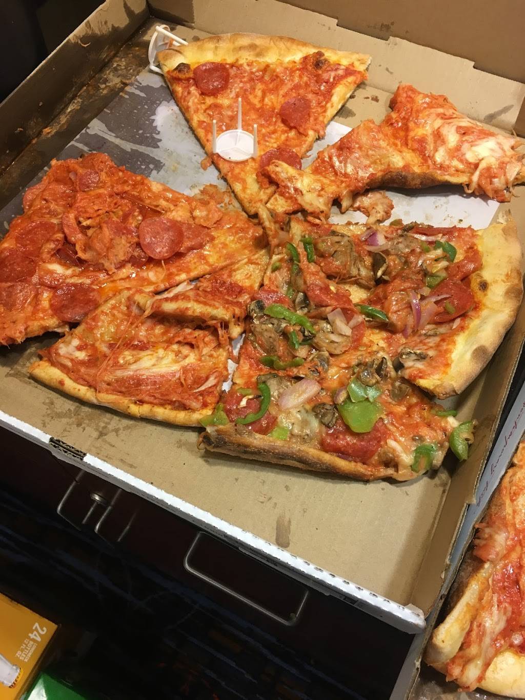 Wiseguy Pizza | restaurant | 202 M St SE, Washington, DC 20003, USA | 2025943200 OR +1 202-594-3200