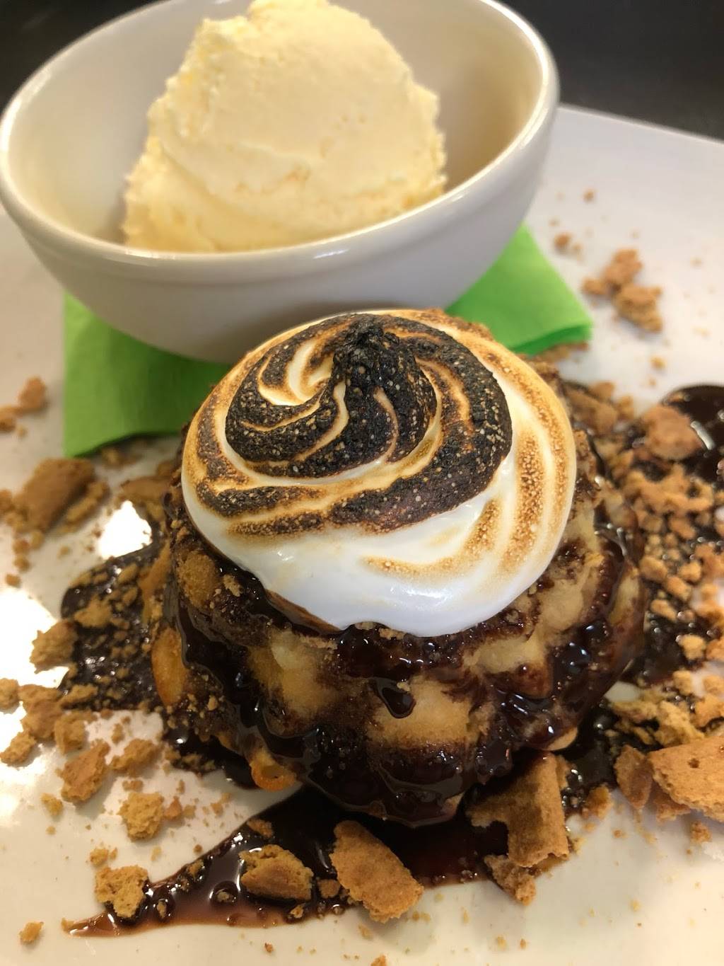 Mes burgers & brews | restaurant | 215 Main St, Danville, VA 24541, USA | 4347920123 OR +1 434-792-0123