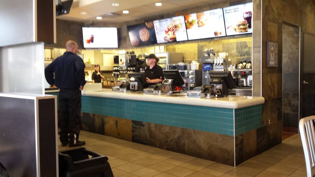 McDonalds | cafe | 310 S Nelson Dr, Arcadia, WI 54612, USA | 6083233153 OR +1 608-323-3153