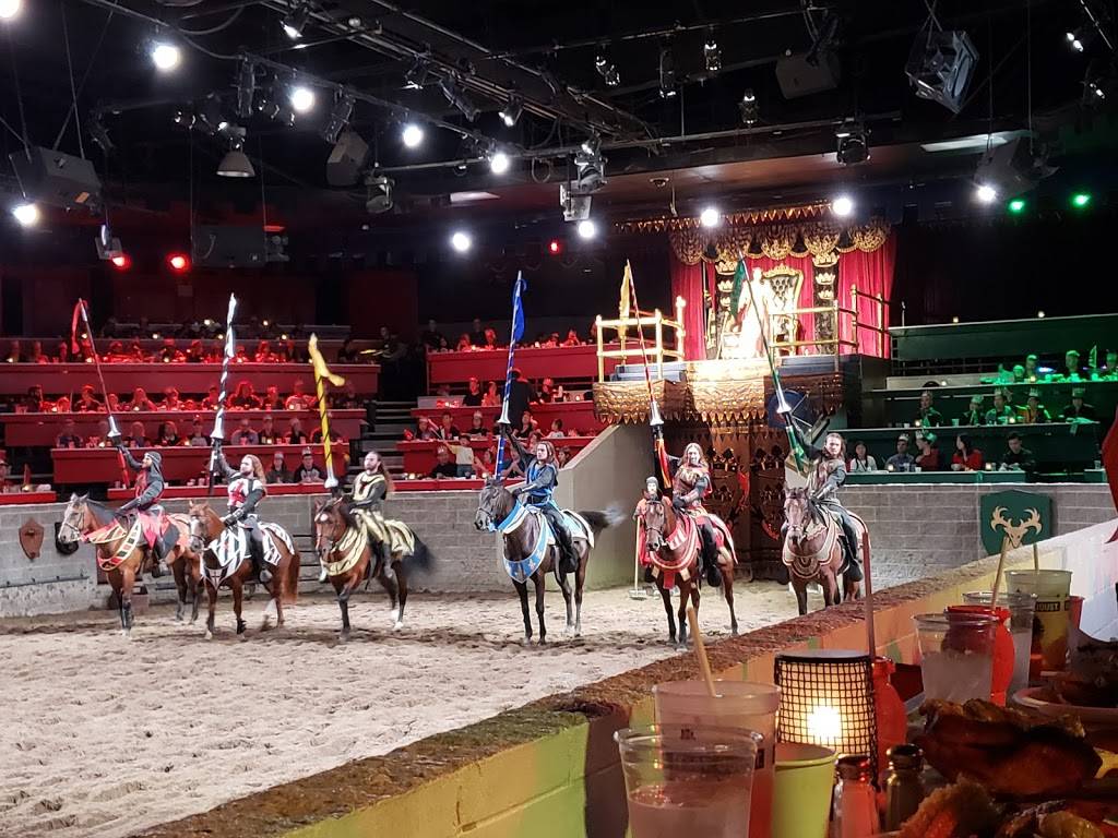 Medieval Times Dinner & Tournament | restaurant | 10 Dufferin St, Toronto, ON M6K 3C3, Canada | 4162601170 OR +1 416-260-1170