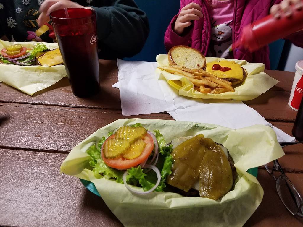 Sylvesters Burgers | meal takeaway | 1875 Front St, Oceano, CA 93445, USA | 8052704434 OR +1 805-270-4434