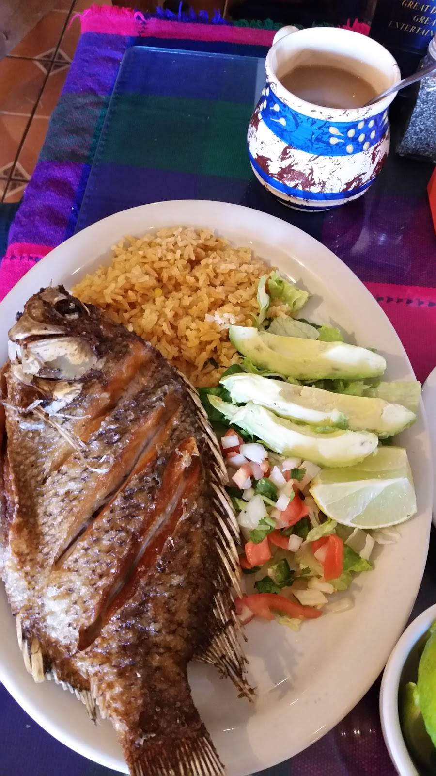 Los Comales Mexican Restaurant | restaurant | 2136 E 7th St, Austin, TX 78702, USA | 5124809358 OR +1 512-480-9358