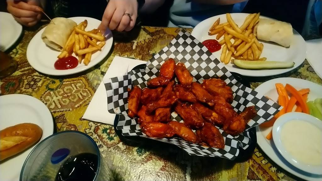 Mustangs Big Ol Grill | restaurant | 301 Fruitland Rd, Stoney Creek, ON L8E 5M1, Canada | 9056437679 OR +1 905-643-7679