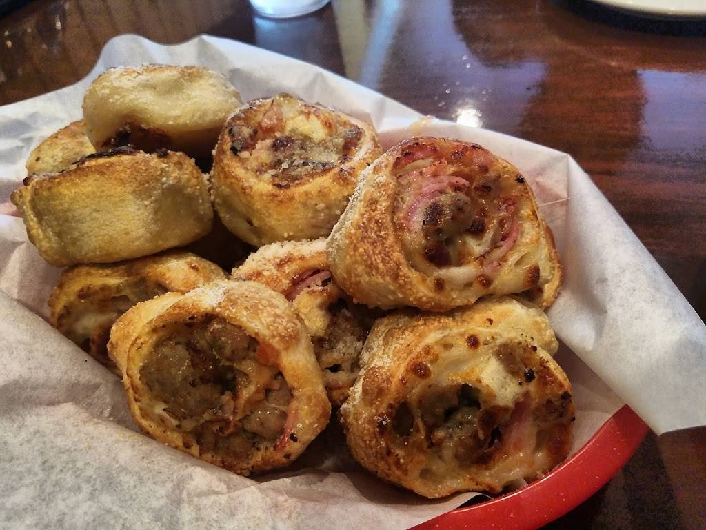 Floridinos Pizza & Pasta | restaurant | 590 N Alma School Rd #35, Chandler, AZ 85224, USA | 4808128433 OR +1 480-812-8433