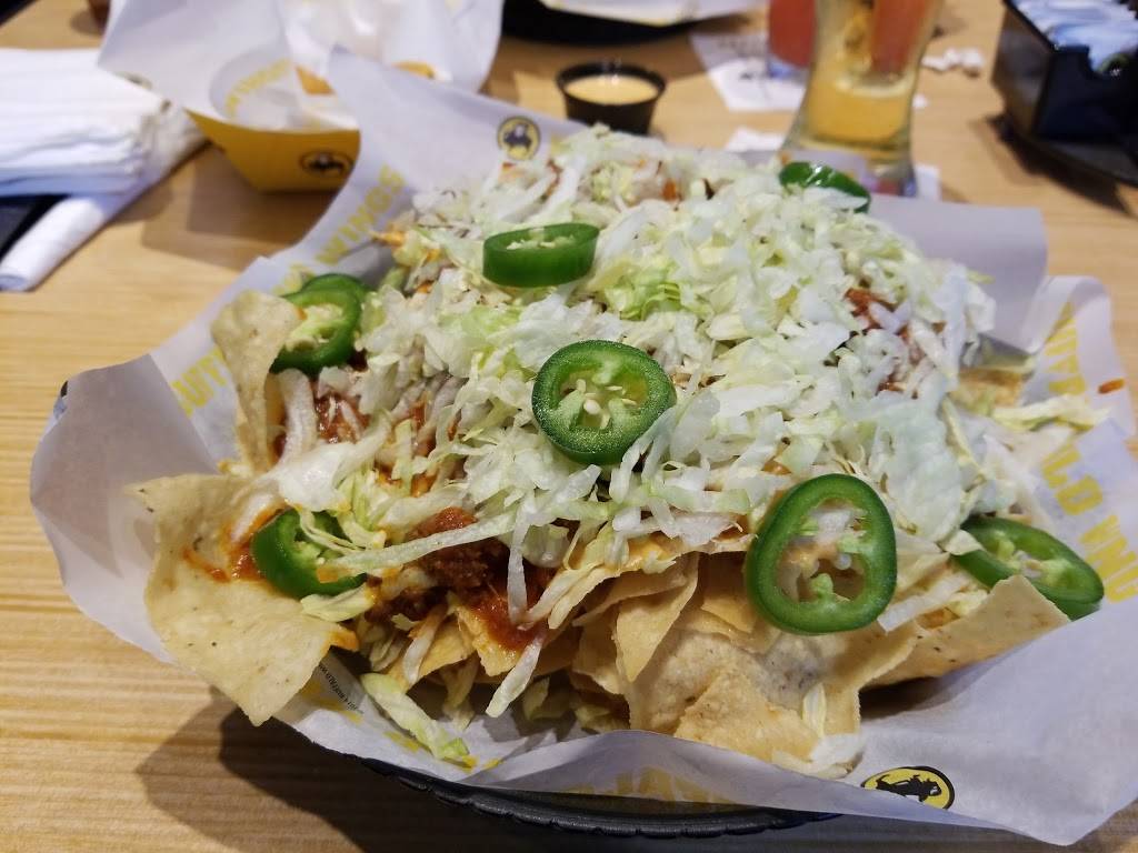 Buffalo Wild Wings | restaurant | 522 E Windsor Ave, Elkhart, IN 46514, USA | 5742260311 OR +1 574-226-0311