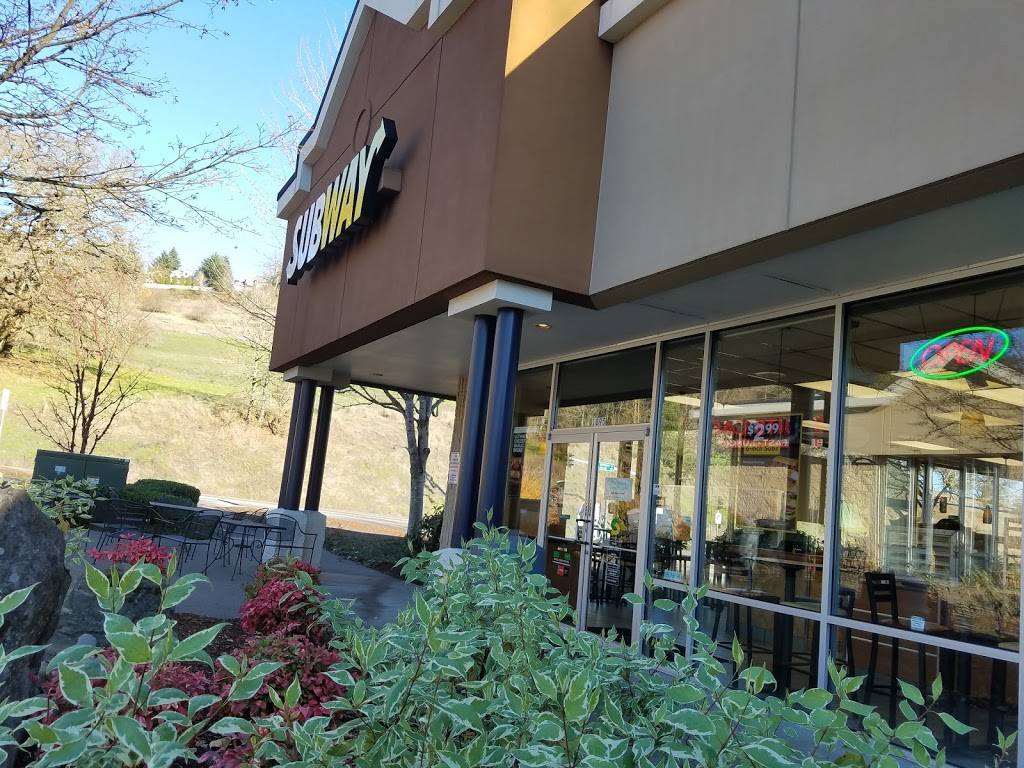 Subway | restaurant | 1895 Blankenship Rd, West Linn, OR 97068, USA | 5037233866 OR +1 503-723-3866