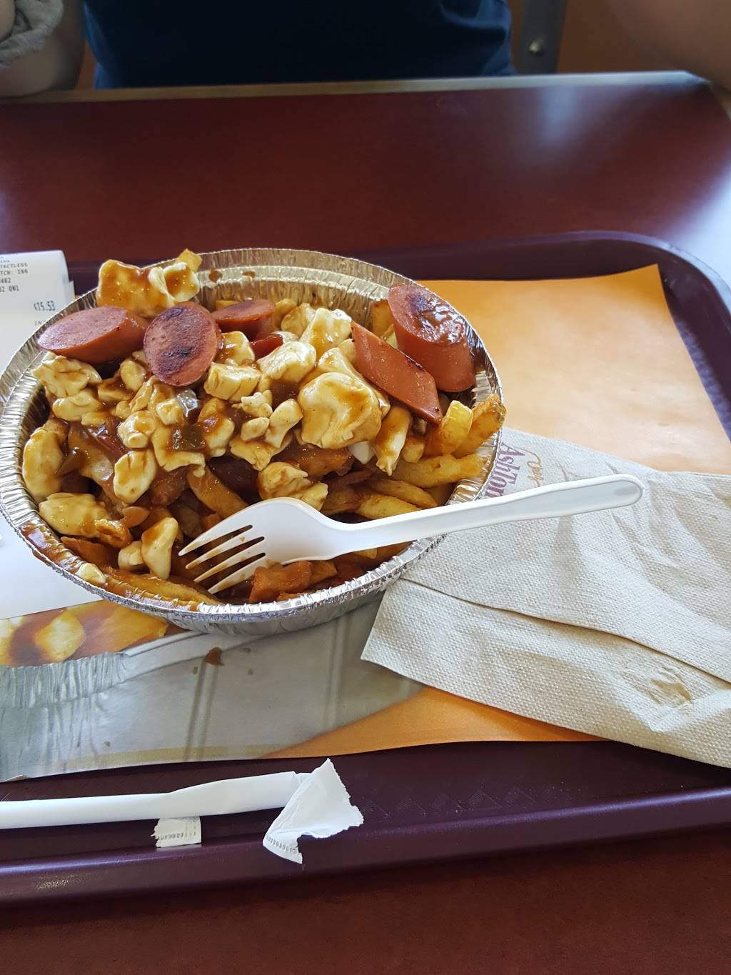 Chez Ashton | restaurant | 3505 Boulevard Sainte-Anne, Québec, QC G1E 3L5, Canada | 4186822379 OR +1 418-682-2379