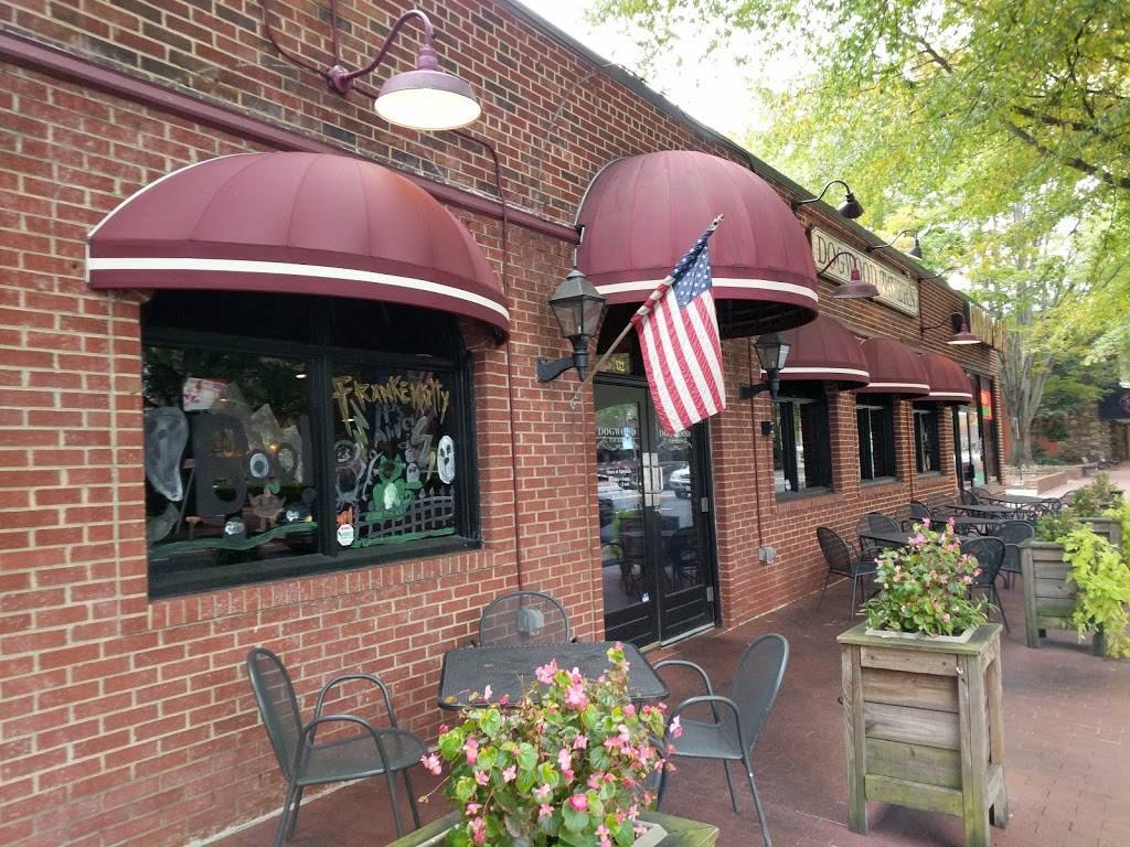 Dogwood Tavern | restaurant | 132 W Broad St, Falls Church, VA 22046, USA | 7032378333 OR +1 703-237-8333