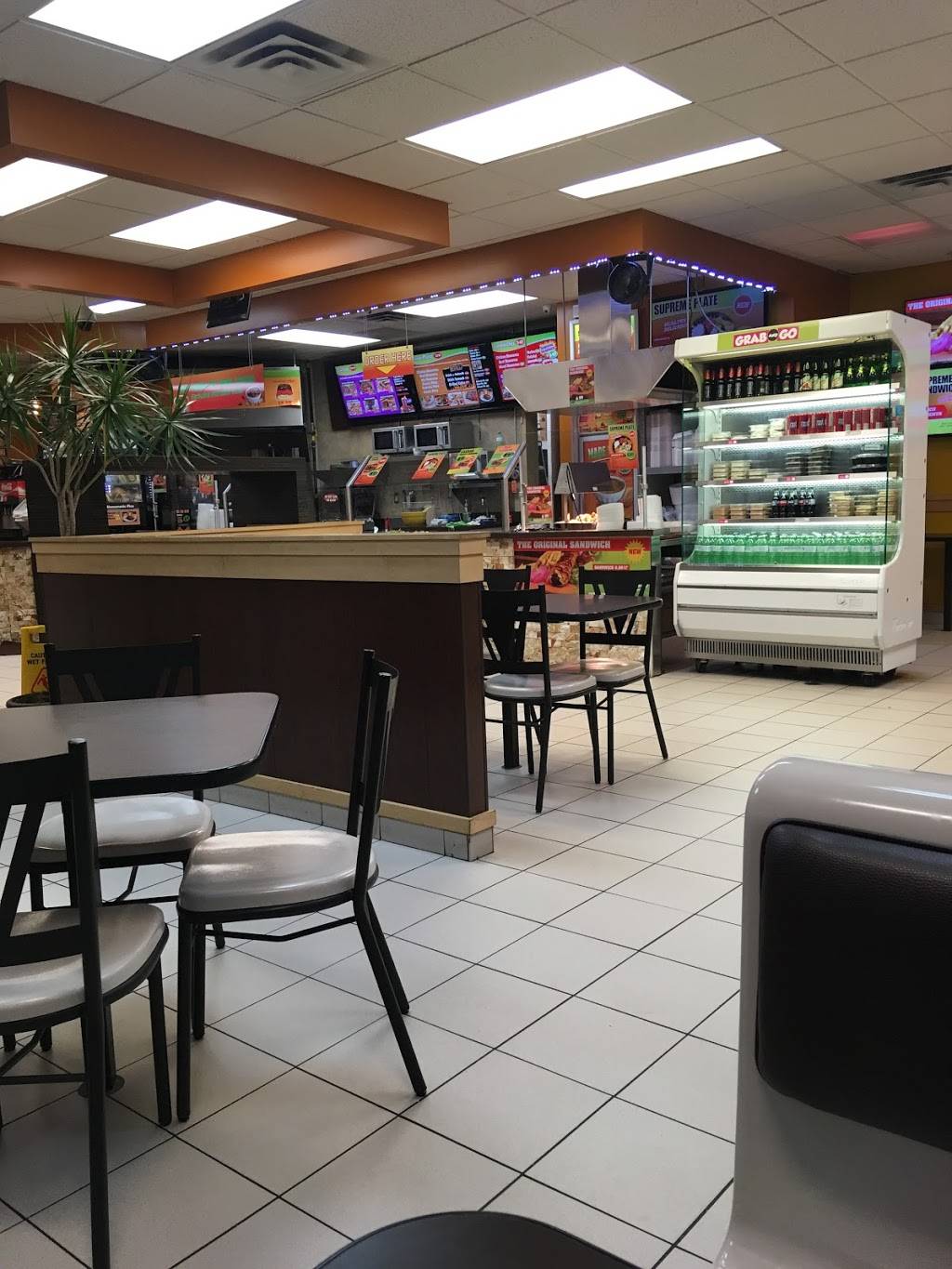 Shawarma Express | restaurant | 300 Tecumseh Rd E, Windsor, ON N8X 2R5, Canada | 5192567227 OR +1 519-256-7227