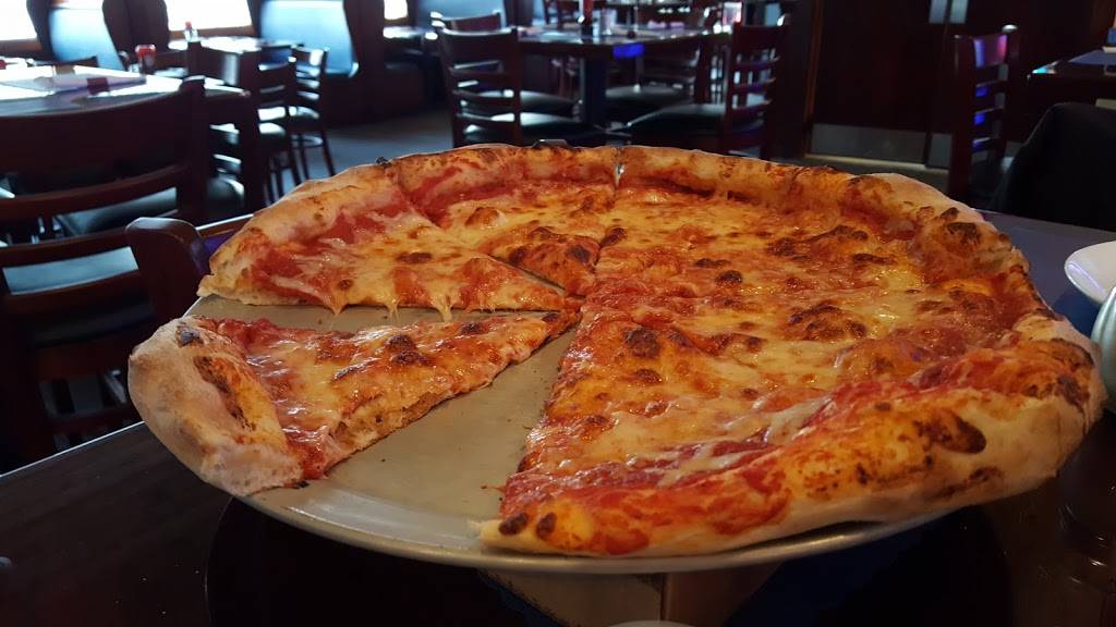 Big Dog Sports Bar & Grill | restaurant | 656 N High St, Bridgton, ME 04009, USA | 2078038491 OR +1 207-803-8491