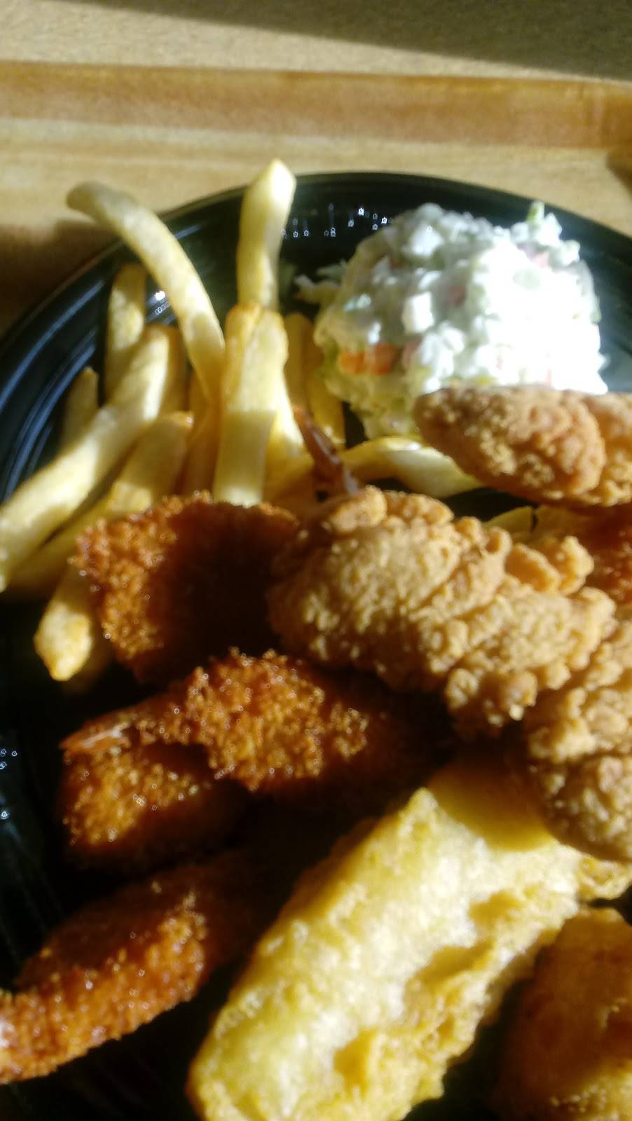 Captain Ds | restaurant | 245 NW New Circle Rd, Lexington, KY 40505, USA | 8592990614 OR +1 859-299-0614