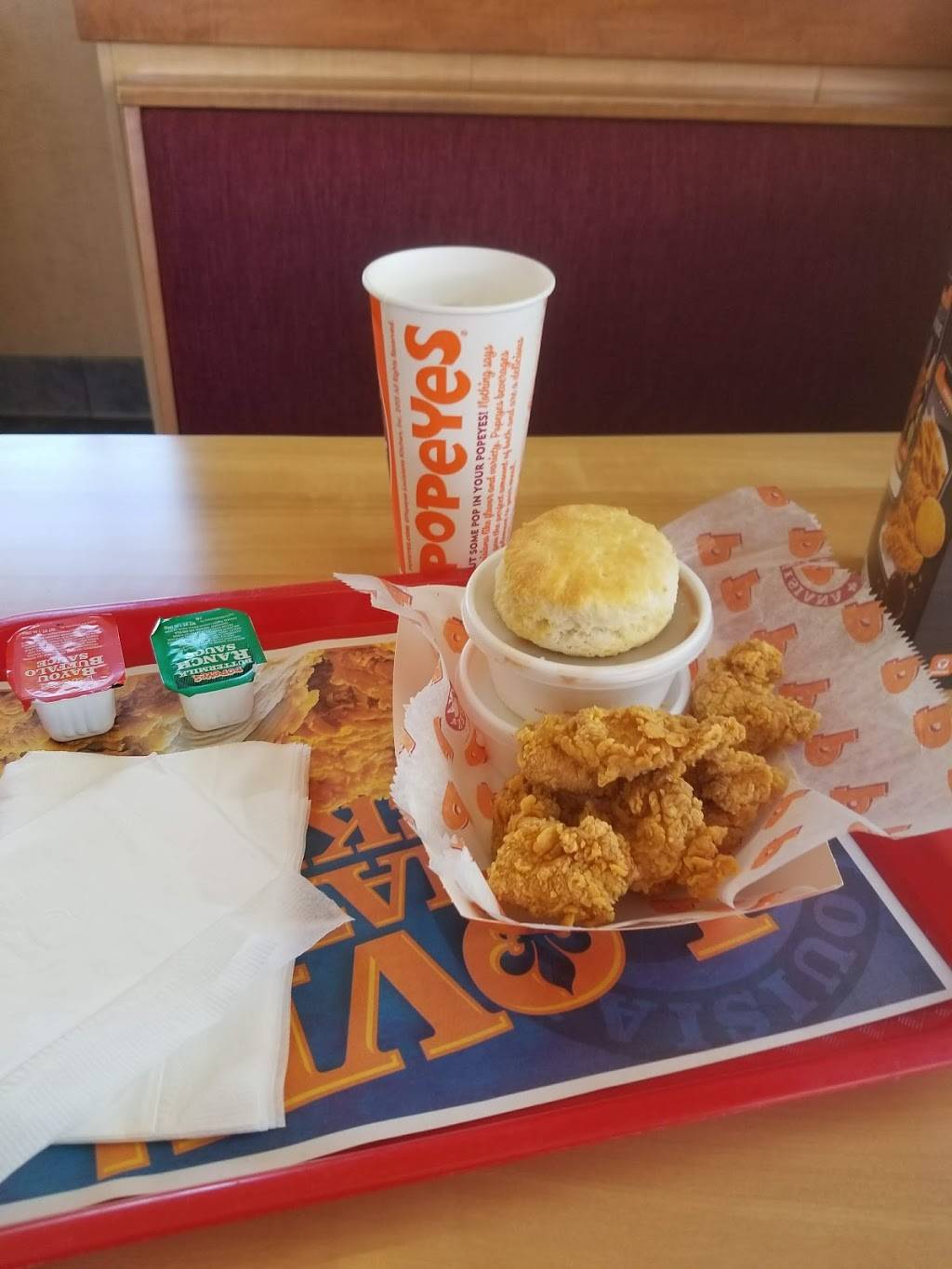 Popeyes Louisiana Kitchen | restaurant | 2460 S Vineyard Ave, Ontario, CA 91761, USA | 9099306622 OR +1 909-930-6622