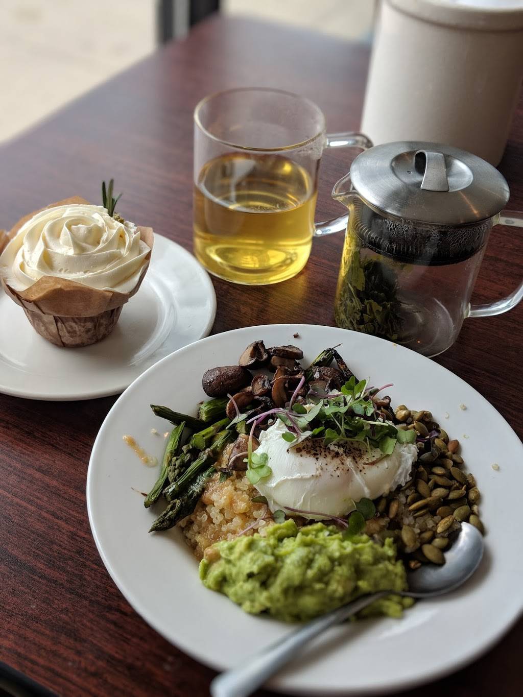 Miss Mollys Cafe & Pastry Shop | cafe | 9201 W Center St, Milwaukee, WI 53222, USA | 4142495665 OR +1 414-249-5665