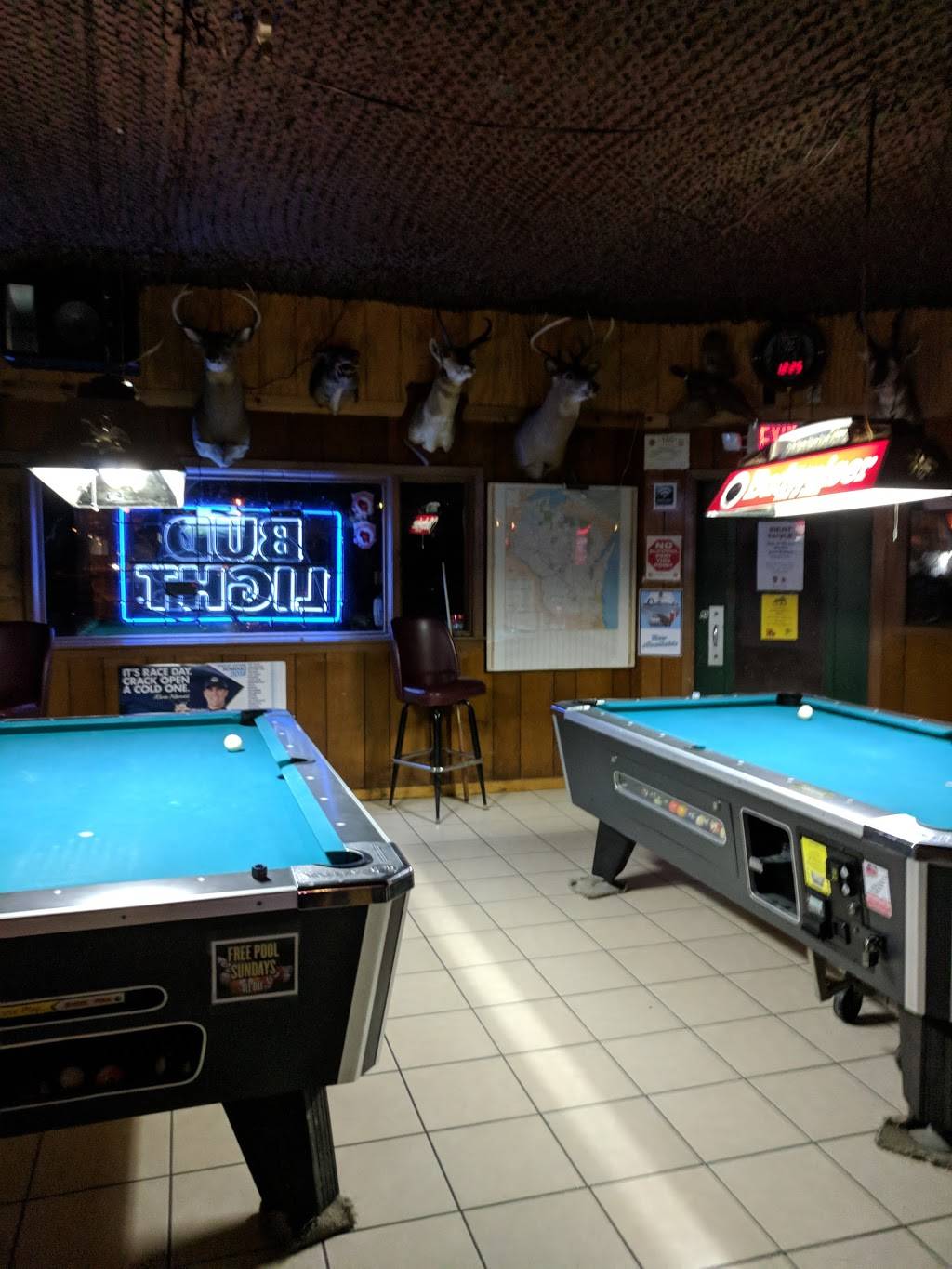 Dutch Mill Sports Club | restaurant | 4112, 4818 Dutch Mill Rd, Madison, WI 53716, USA | 6082222508 OR +1 608-222-2508