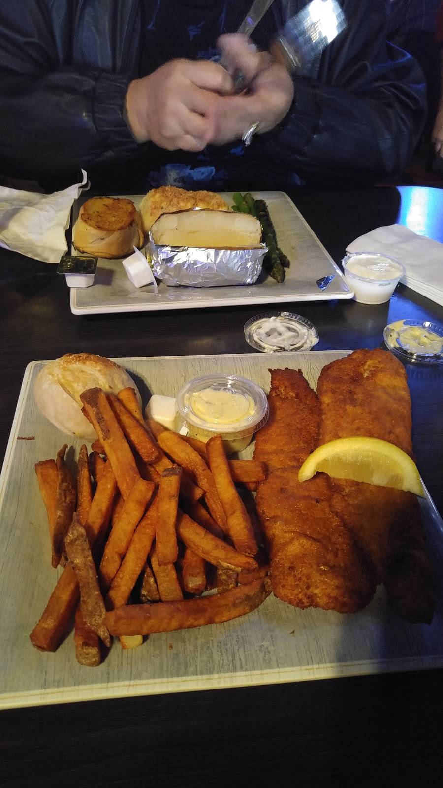 Characters Sports Bar & Grill | restaurant | 6007 Brookpark Rd, Cleveland, OH 44129, USA | 2163987600 OR +1 216-398-7600