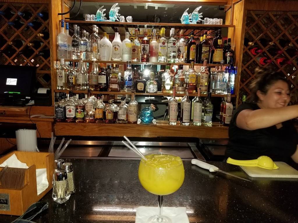 Guads Restaurante | restaurant | 509 Hilltop Plaza, Virginia Beach, VA 23454, USA | 7574911613 OR +1 757-491-1613