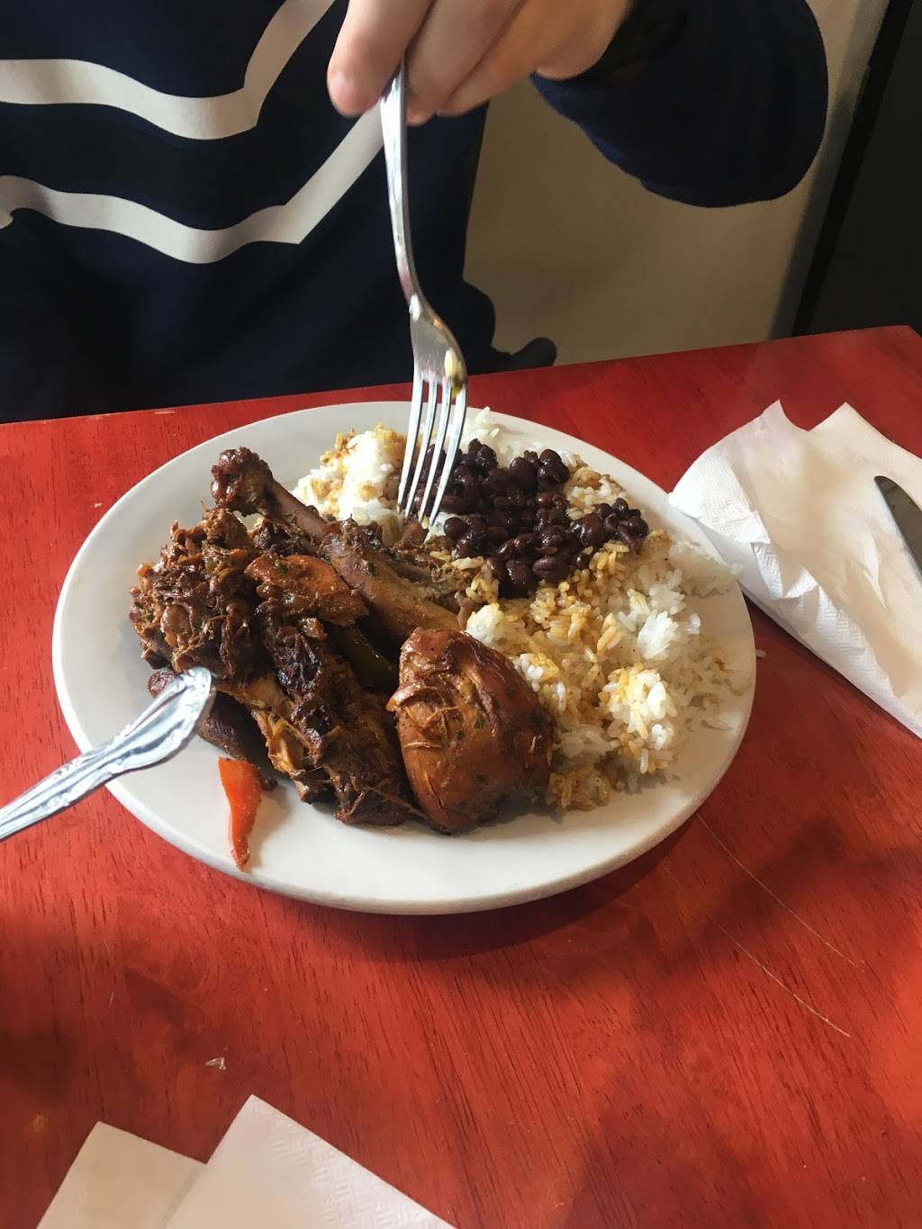 Cloister Grill | restaurant | 7 Henshaw St, New York, NY 10034, USA | 2129421580 OR +1 212-942-1580