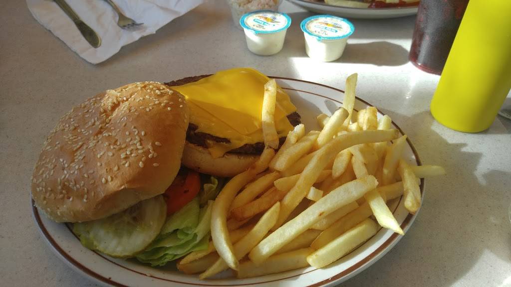 Leos Coney Island | restaurant | 1342 Anna J Stepp Rd, Ypsilanti, MI 48197, USA | 7345479202 OR +1 734-547-9202