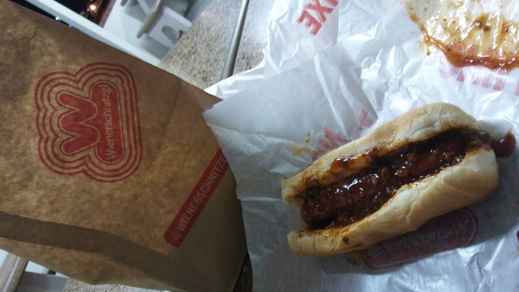 Wienerschnitzel | restaurant | 1218 E Rio Grande St, Victoria, TX 77901, USA | 3615780962 OR +1 361-578-0962