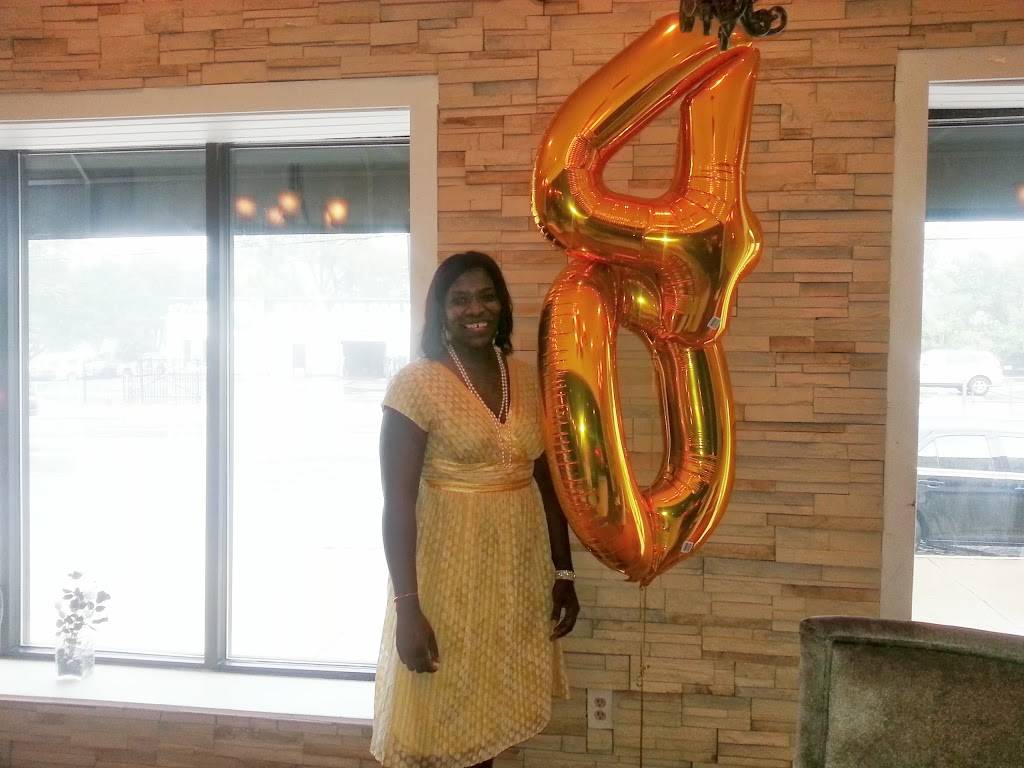 Epic Restaurant & Lounge | restaurant | 17322 Harvard Ave, Cleveland, OH 44128, USA | 2162830441 OR +1 216-283-0441