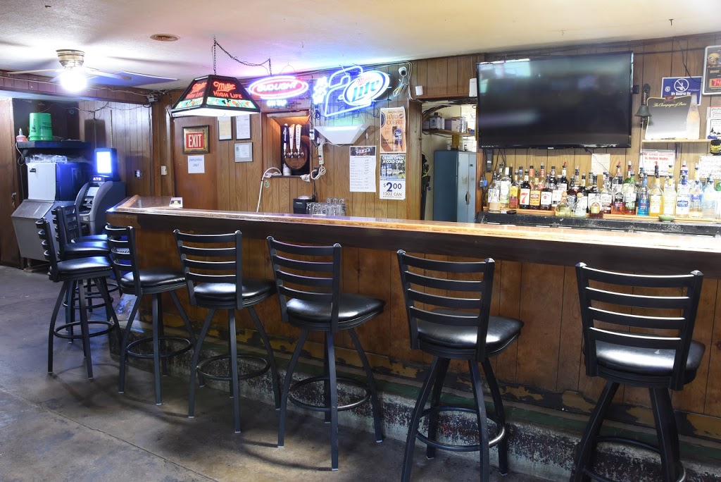 Oasis Bar & Grill | restaurant | 452 N Lakeview Ave, Endeavor, WI 53930, USA | 6085872643 OR +1 608-587-2643