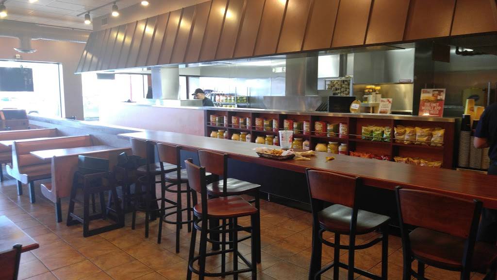 Penn Station East Coast Subs | meal takeaway | 2202 S Bend Ave, South Bend, IN 46635, USA | 5748552432 OR +1 574-855-2432