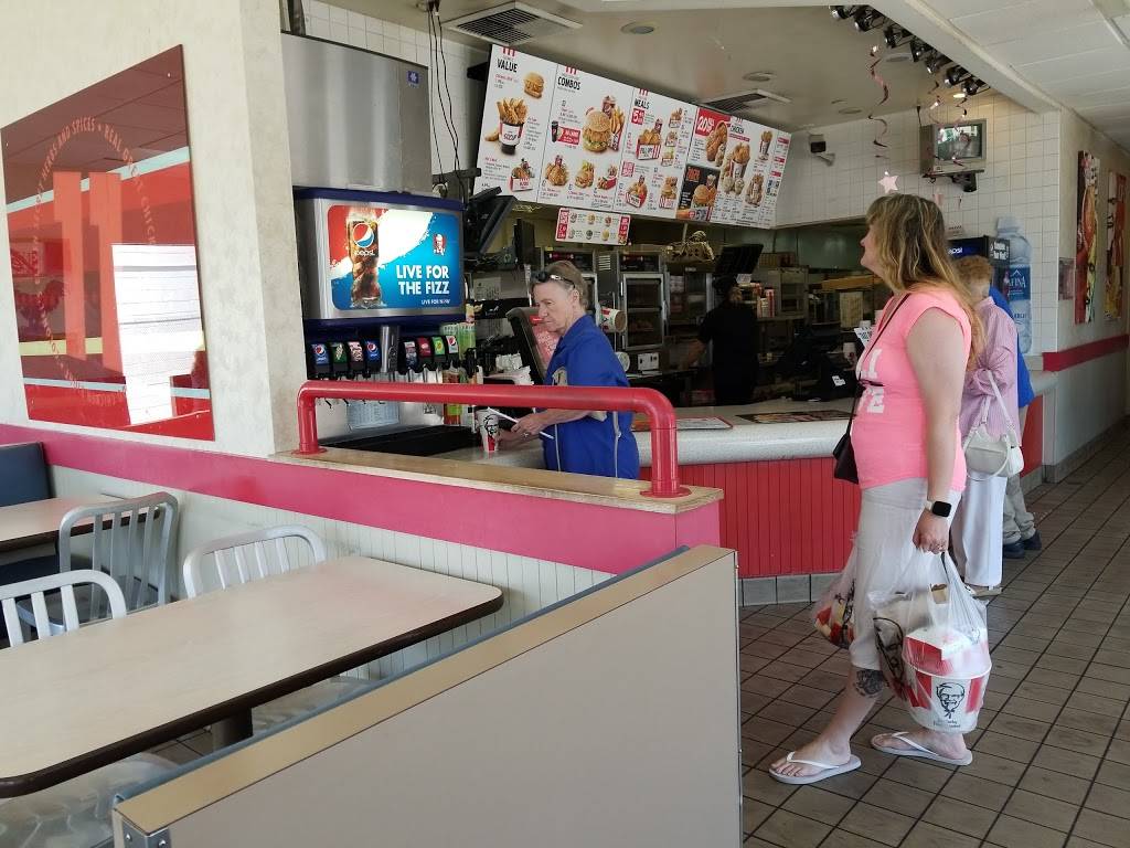 KFC | restaurant | 724 Fletcher Pkwy, El Cajon, CA 92020, USA | 6194471347 OR +1 619-447-1347