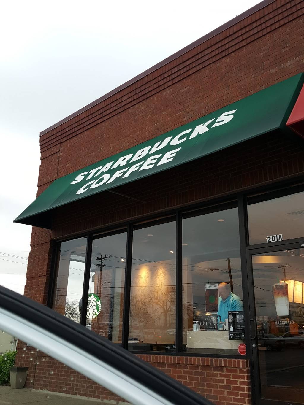 Starbucks | cafe | 201 W Main St, Hendersonville, TN 37075, USA | 6158229858 OR +1 615-822-9858