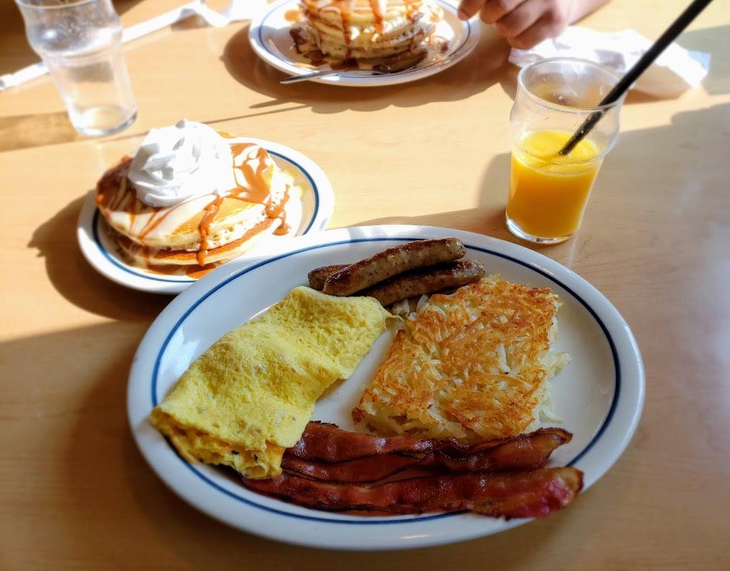 IHOP | bakery | 4228 W Elm St, McHenry, IL 60050, USA | 8157590213 OR +1 815-759-0213