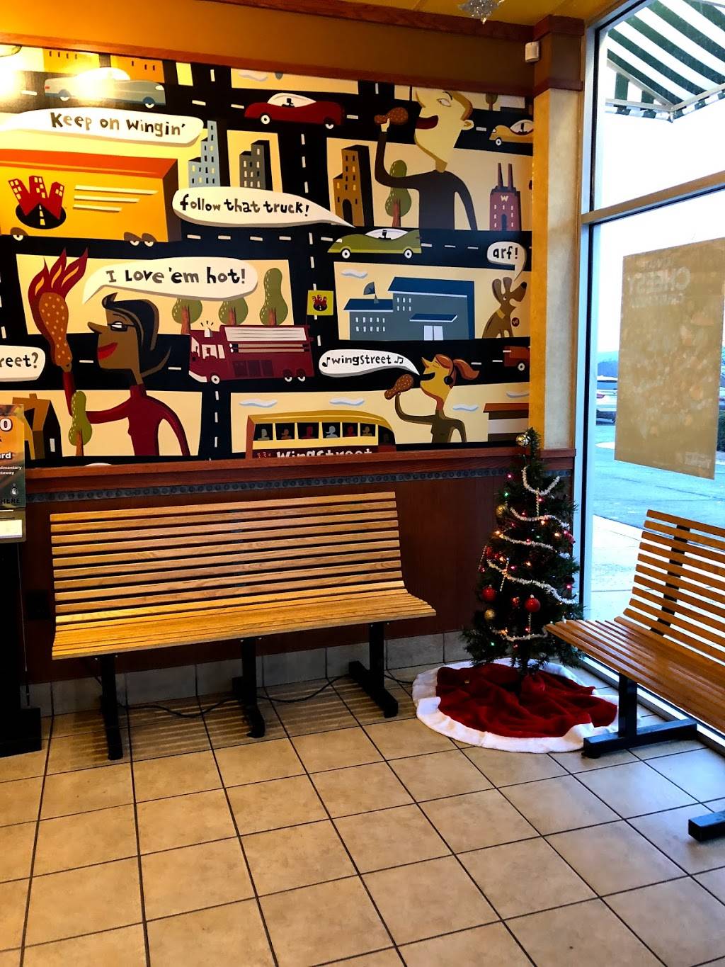 Pizza Hut | restaurant | 300 Fort Evans Rd NE Suite 101, Leesburg, VA 20176, USA | 7037793679 OR +1 703-779-3679