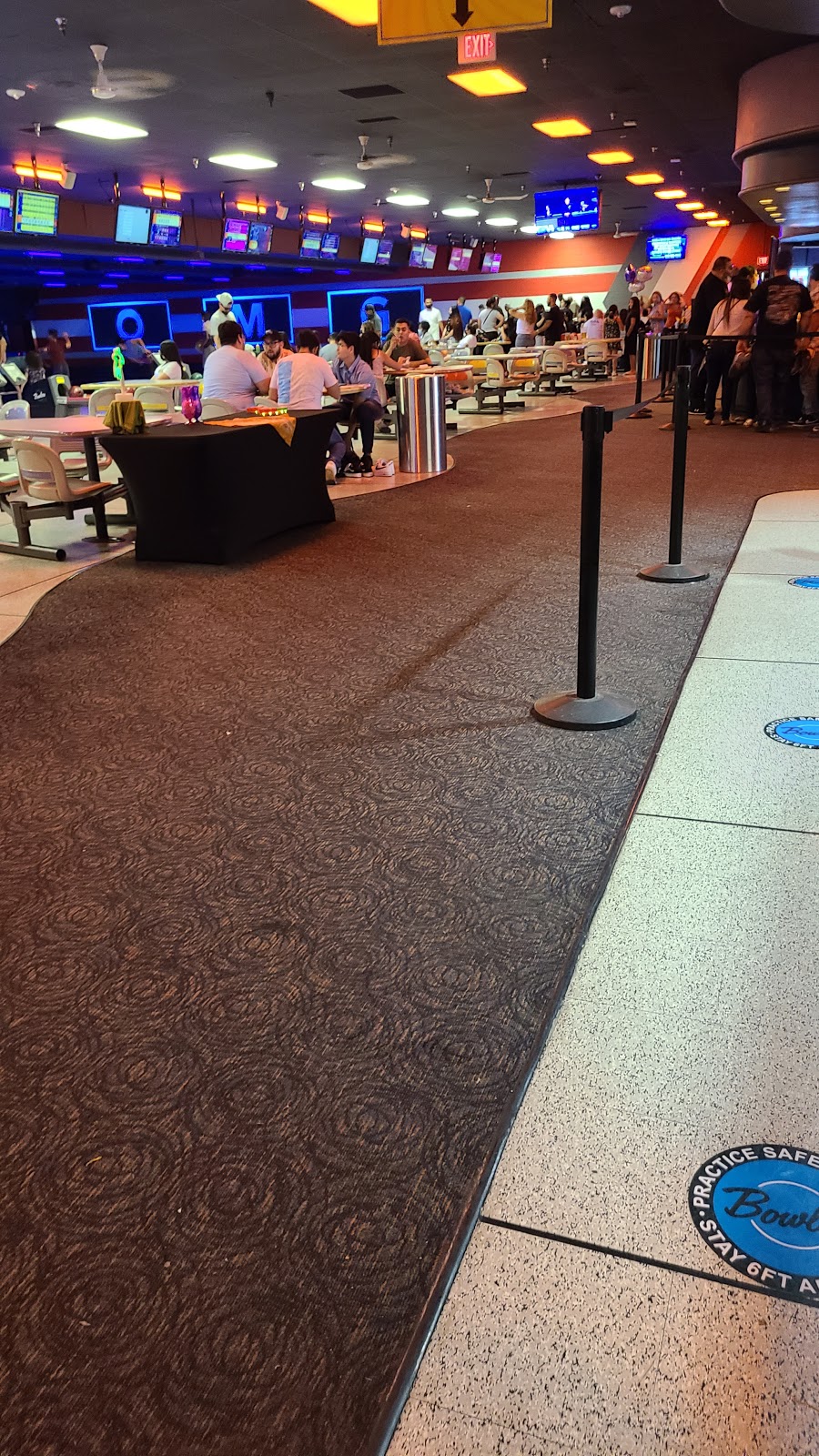 Bowlero Fontana | restaurant | 17238 Foothill Blvd, Fontana, CA 92335, USA | 9098229900 OR +1 909-822-9900