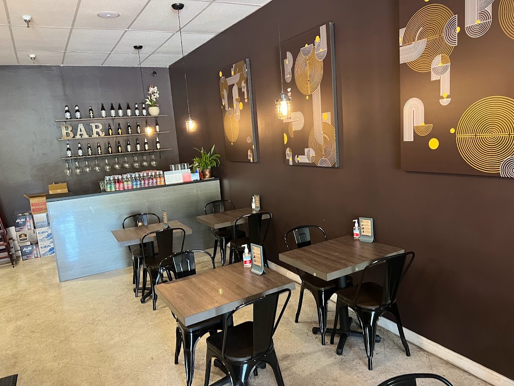 Rayu Ramen | restaurant | 21038 Victory Blvd, Woodland Hills, CA 91367, USA | 7472304336 OR +1 747-230-4336