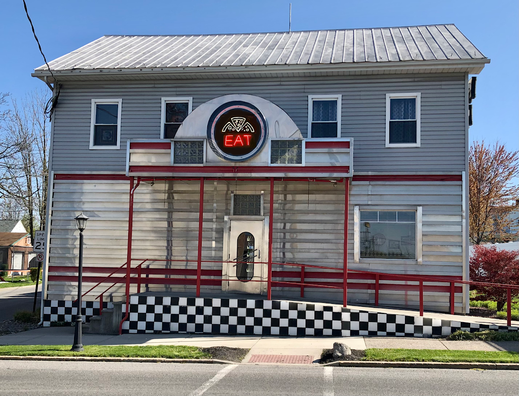 Small Town Pizza | meal delivery | 128 W Allegheny St, Martinsburg, PA 16662, USA | 8147932424 OR +1 814-793-2424